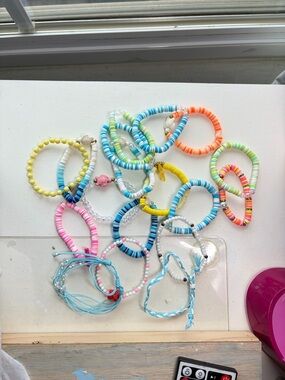 Handmade colorful beaded bracelets
 🌊receive 4 mystery bracelets 🌊
